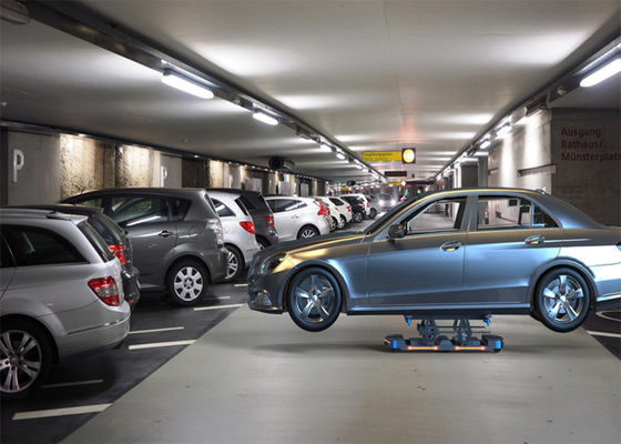 Auto-bewegender Roboter für anhebende Autos automatisch für Notrettung