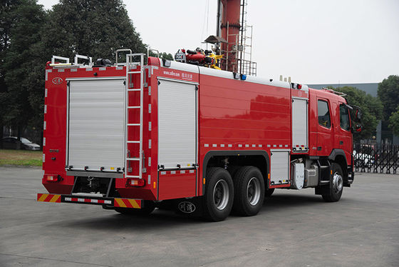 SCHAUM-Feuerbekämpfungs-LKW Volve Hochleistungsmit doppelter Reihen-Kabine
